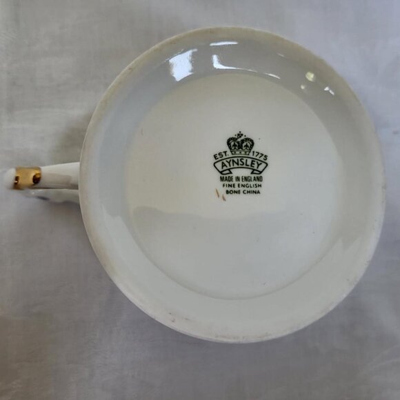 Queen Elizabeth II Silver Jubilee Mug by Aynsley - double handled - Picture 6 of 8